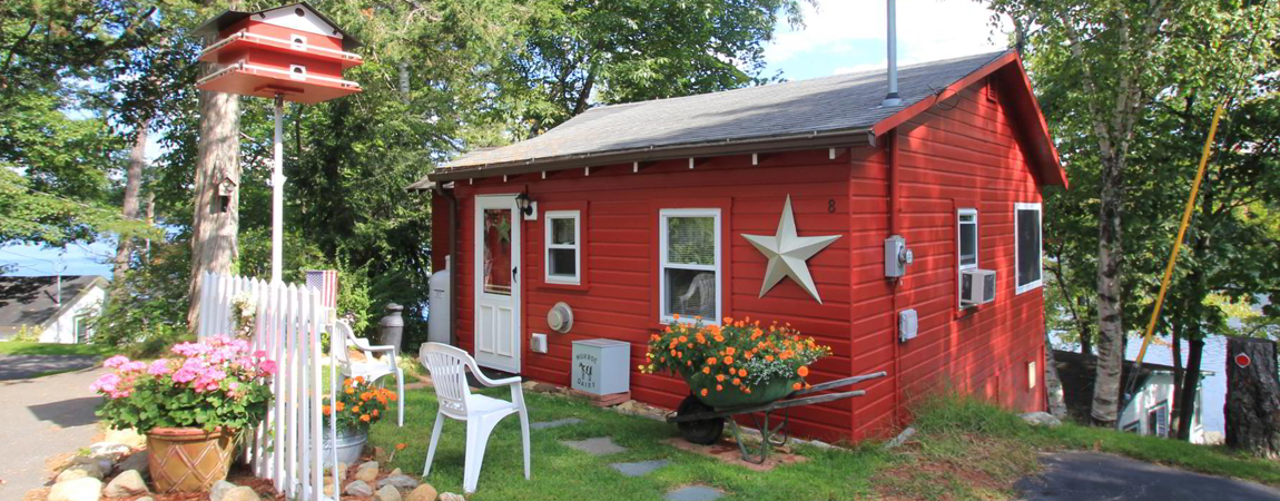 A Variety Of Lakeside Cottages